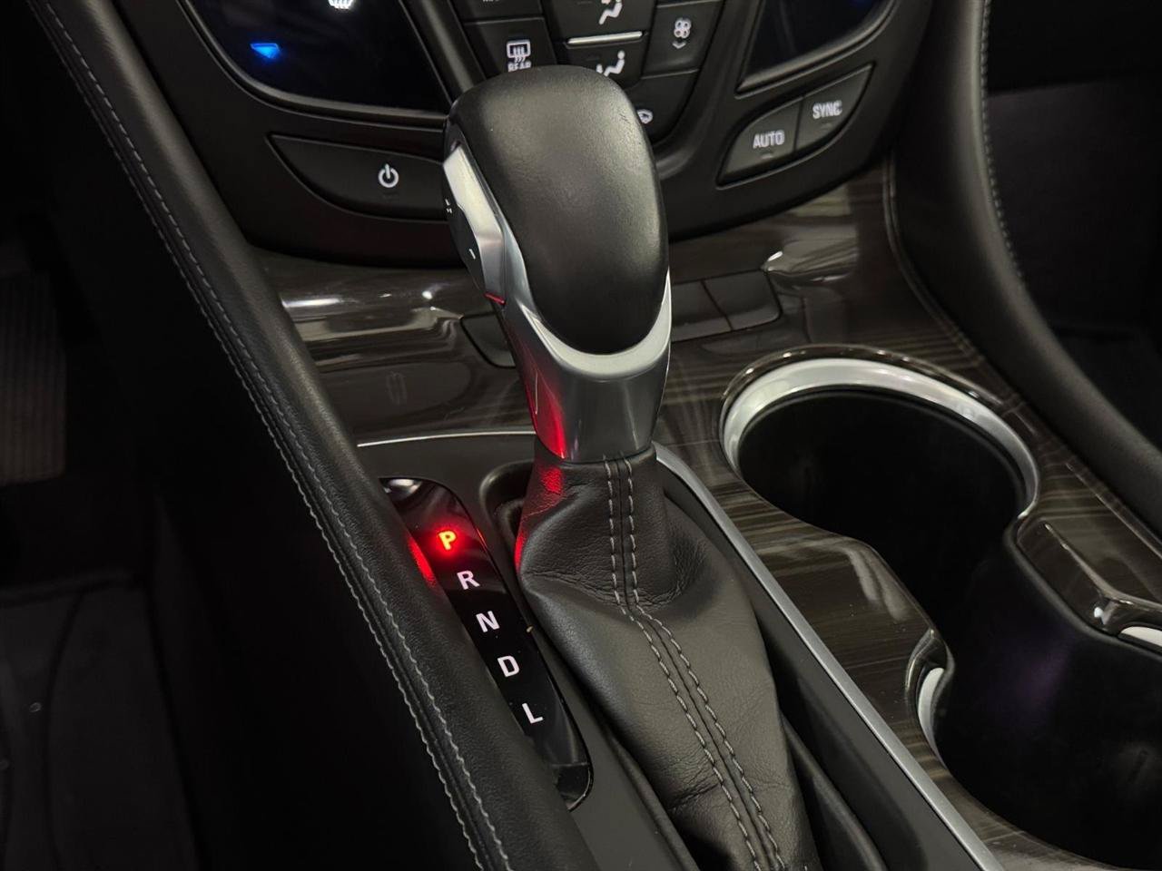 Used 2020 Buick Envision Essence AWD/4WD image 21