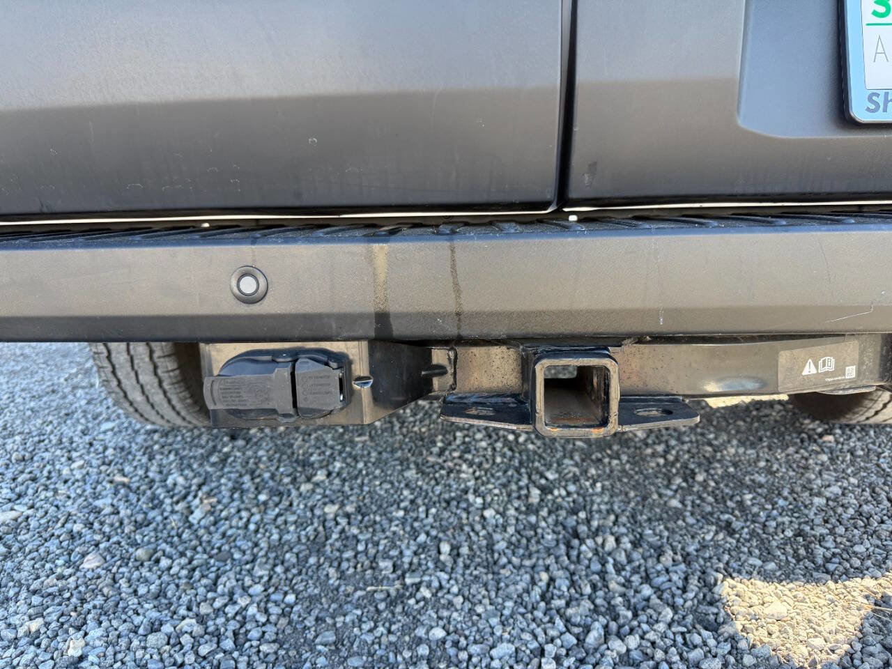 Used 2025 Ford Transit 250 250 AWD 3dr LWB Medium Roof Ca image 11