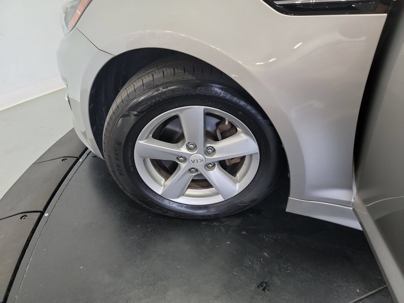 Used 2015 Kia Optima LX FWD image 28