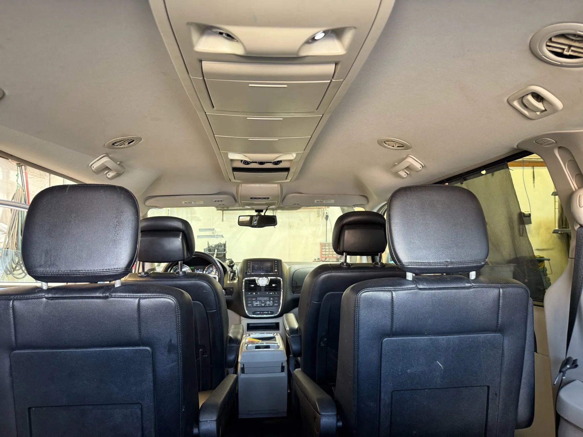Used 2014 Chrysler Town & Country Touring-L w/ Driver Convenience Group image 29