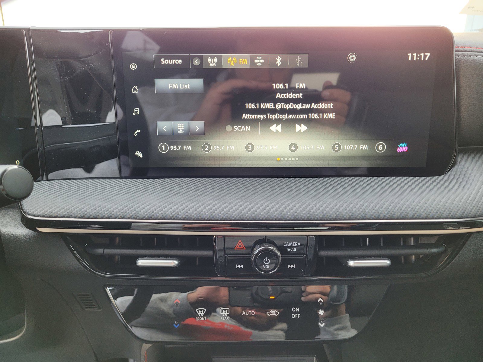 New 2025 Nissan Kicks SR image 10