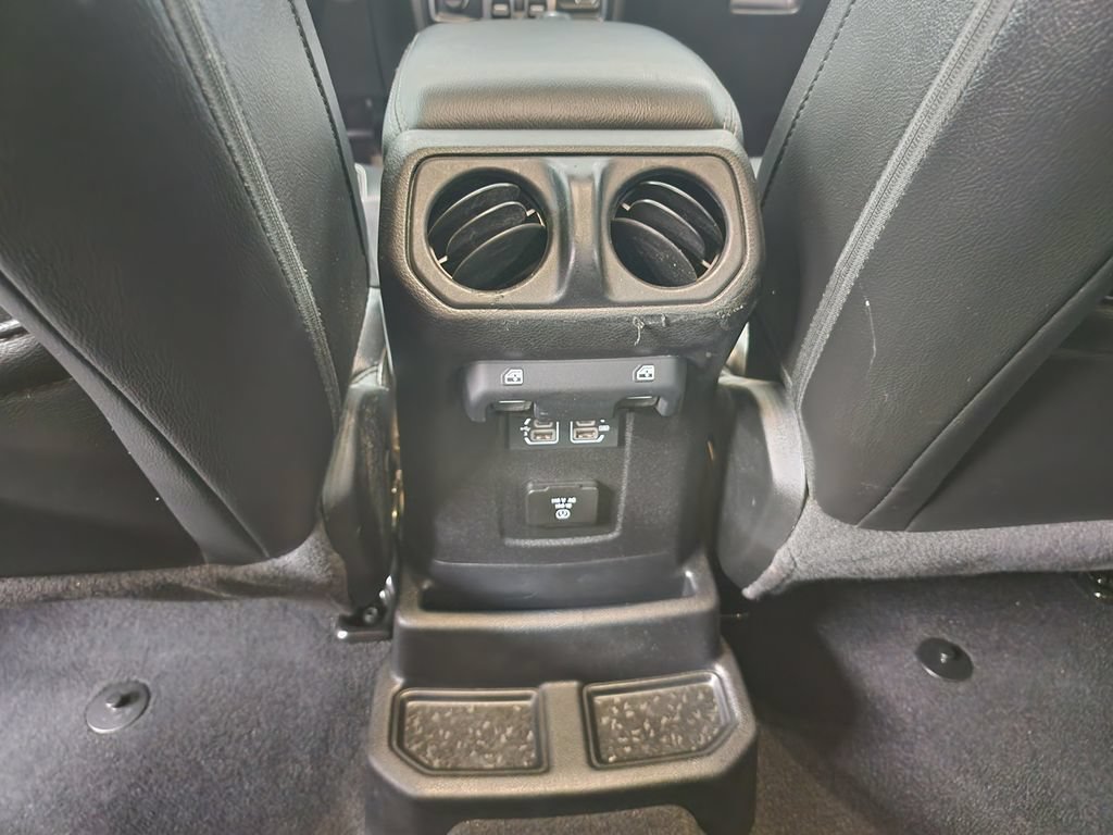 Used 2020 Jeep Wrangler Unlimited Sahara w/ Uconnect 4C Nav & Sound Group AWD/4WD image 24