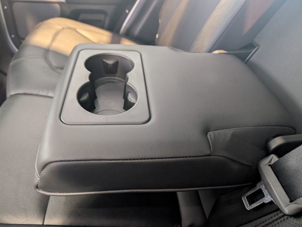 Used 2024 Land Rover Defender 110 SE image 26