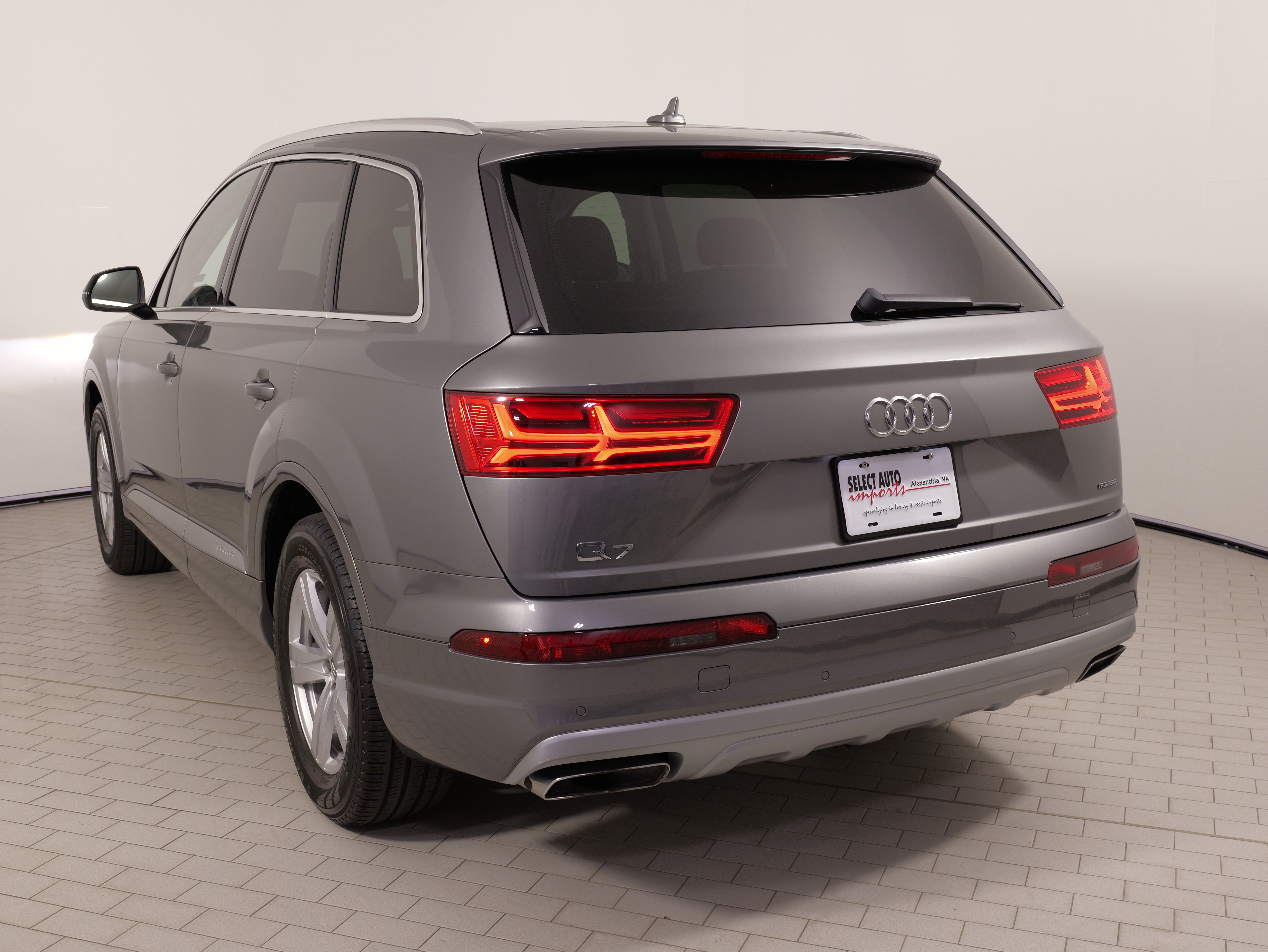 Used 2017 Audi Q7 2.0T Premium Plus w/ Premium Plus Package AWD/4WD image 14