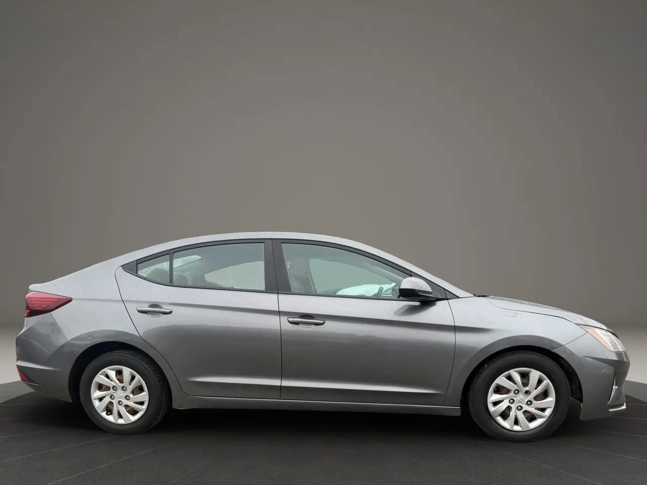 Used 2019 Hyundai Elantra SE FWD image 4