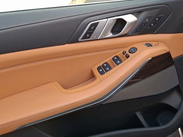 Used 2019 BMW X5 xDrive40i w/ Luxury Seating Package image 12