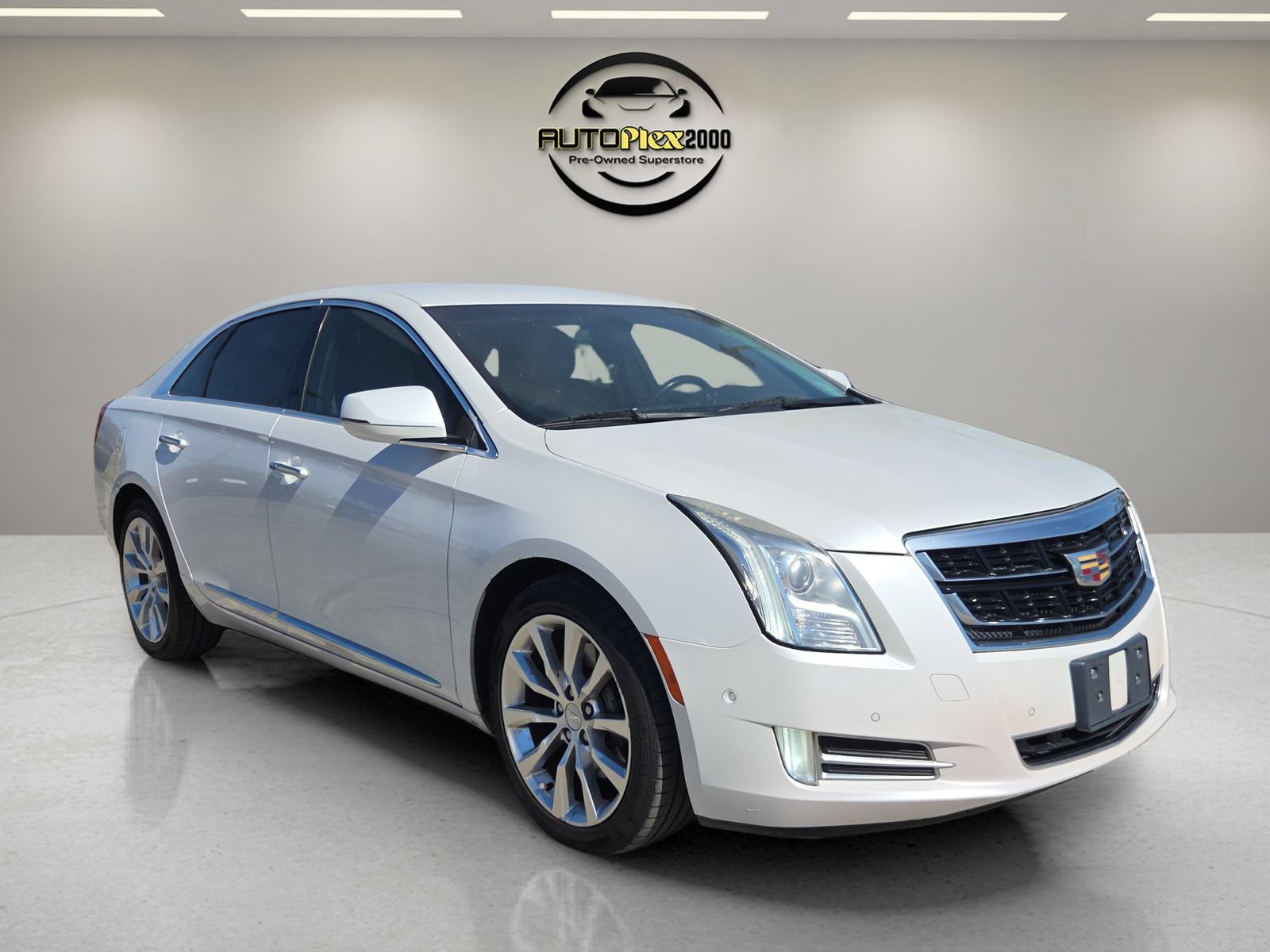 Used 2016 Cadillac XTS Luxury FWD image 1