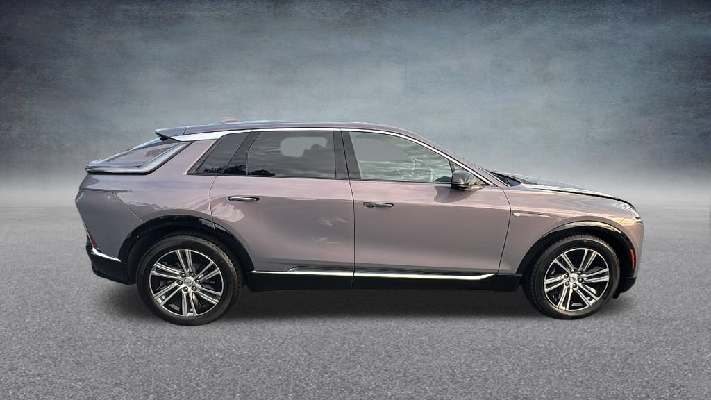Used 2025 Cadillac Lyriq Luxury AWD/4WD image 30
