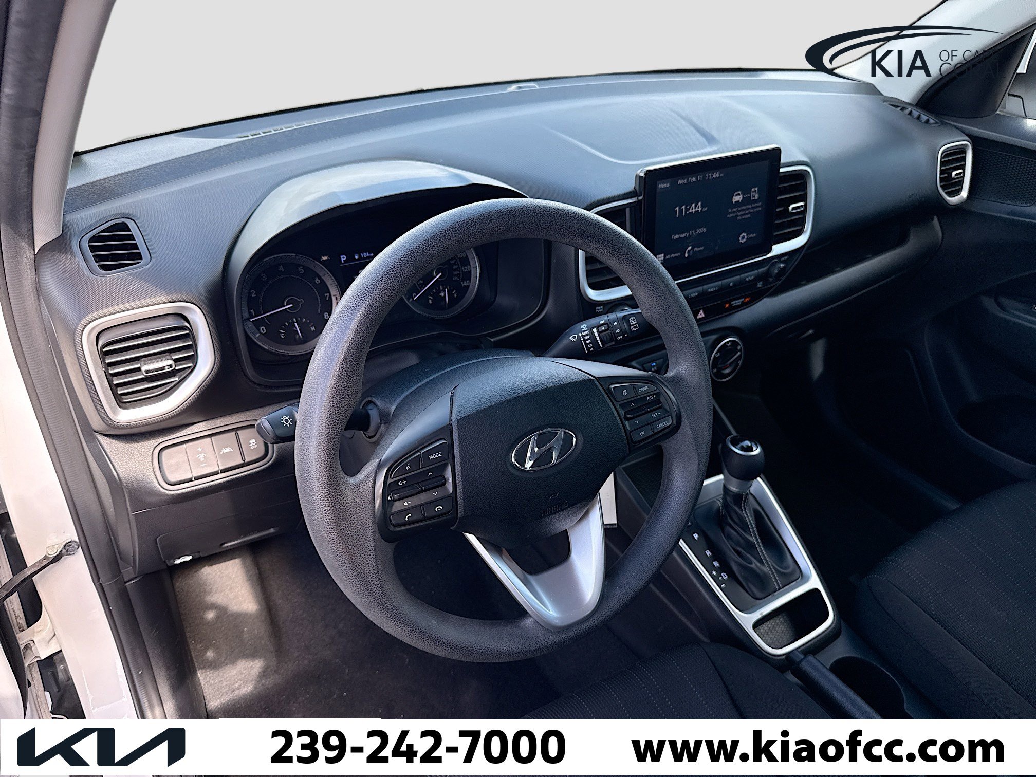 Used 2022 Hyundai Venue SE image 24