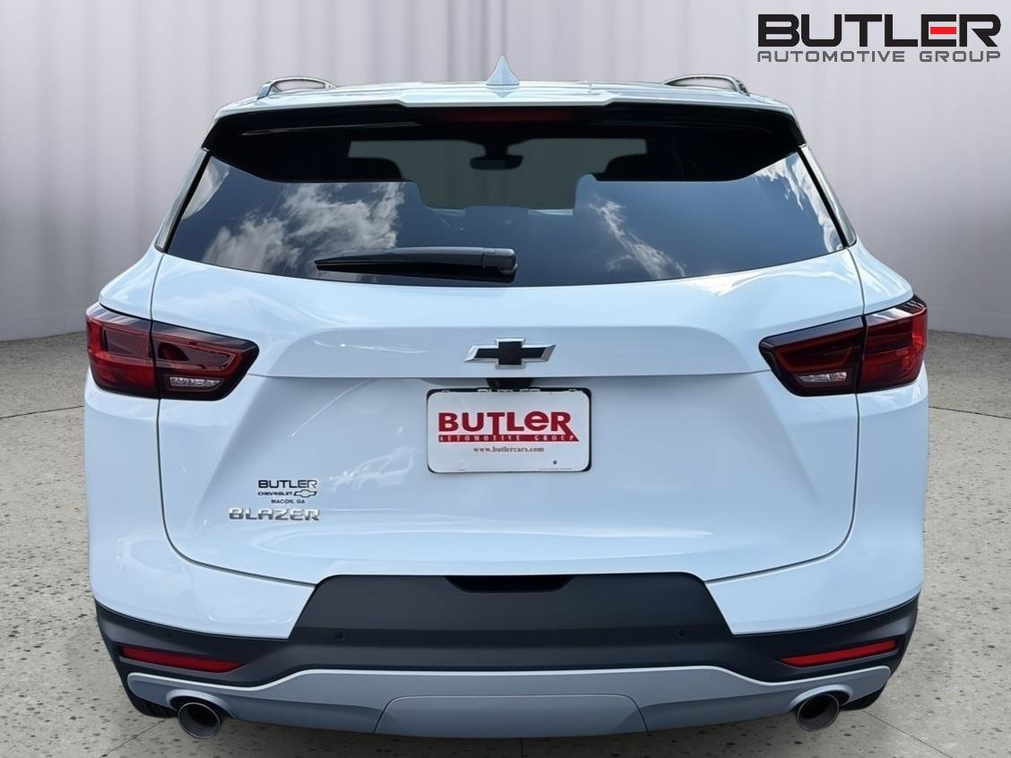 New 2026 Chevrolet Blazer LT w/ Sound & Technology Package FWD image 5