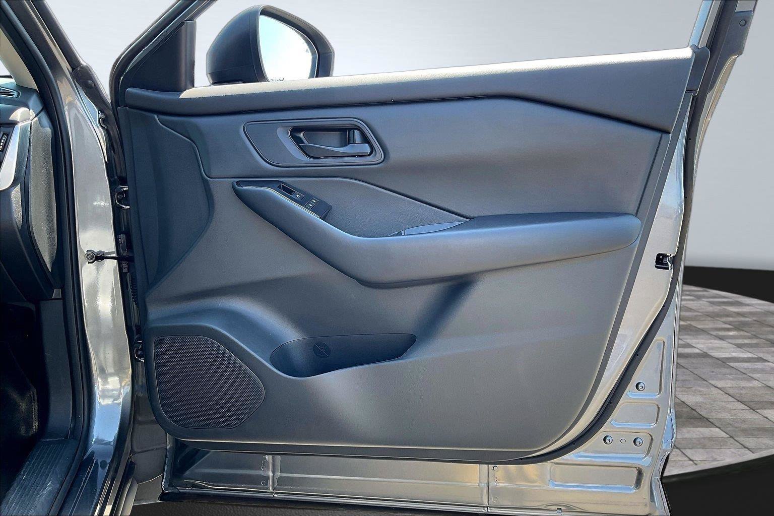 Certified 2025 Nissan Rogue S FWD image 24