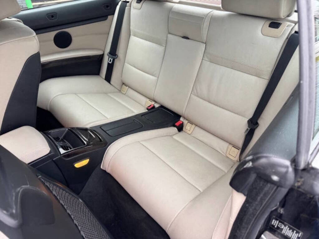 Used 2012 BMW 328i Convertible image 18