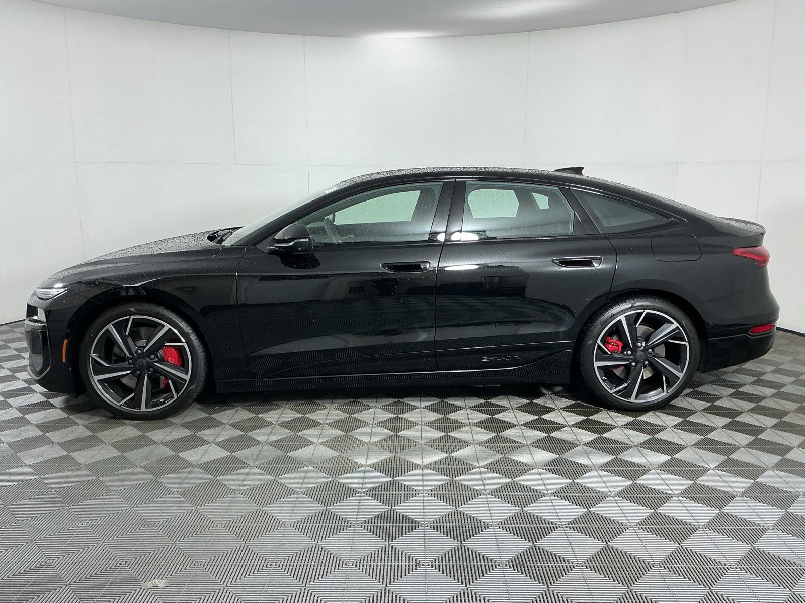 New 2027 Audi S6 e-tron Prestige AWD/4WD image 4