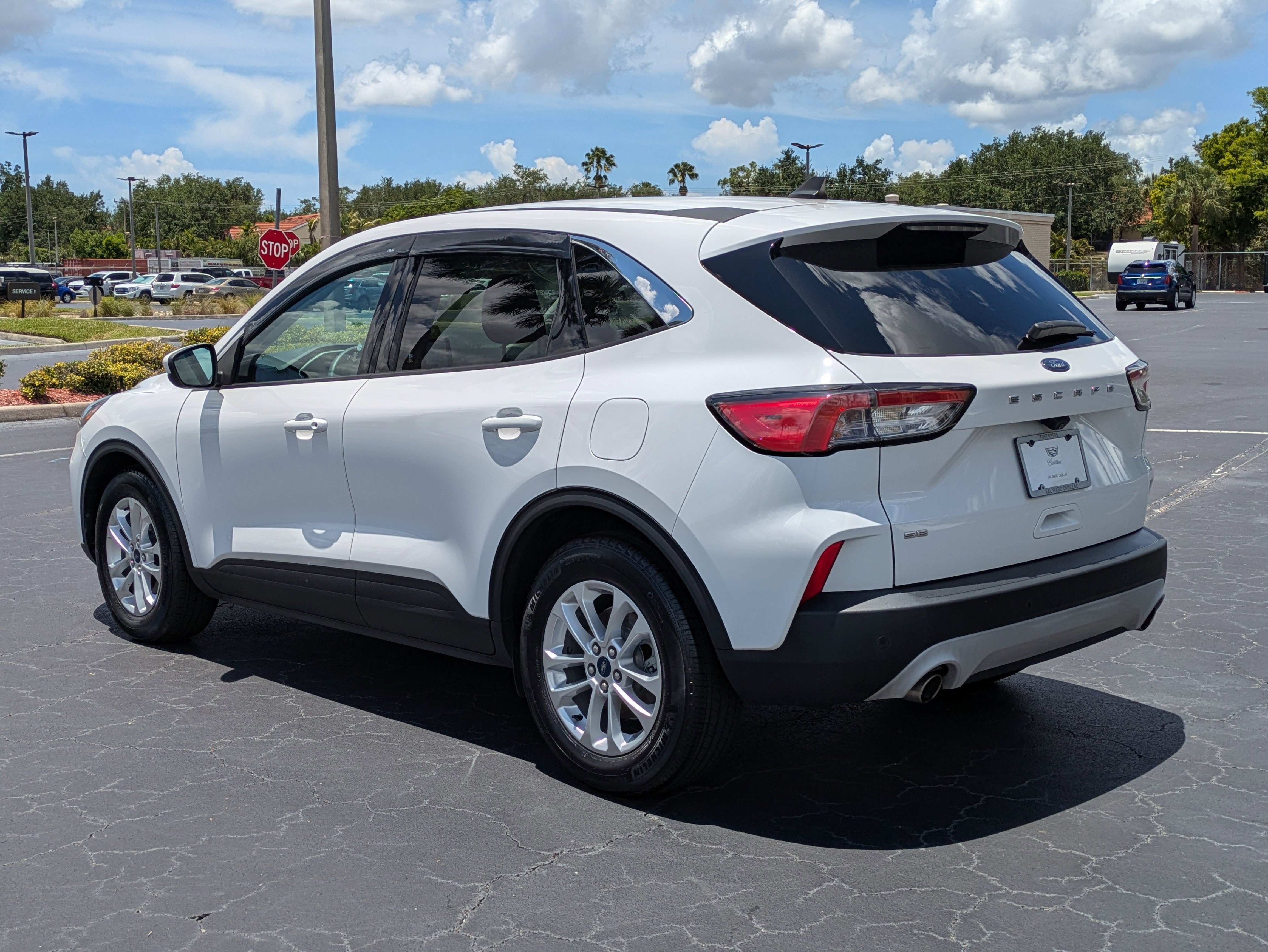 Used 2021 Ford Escape SE FWD image 4