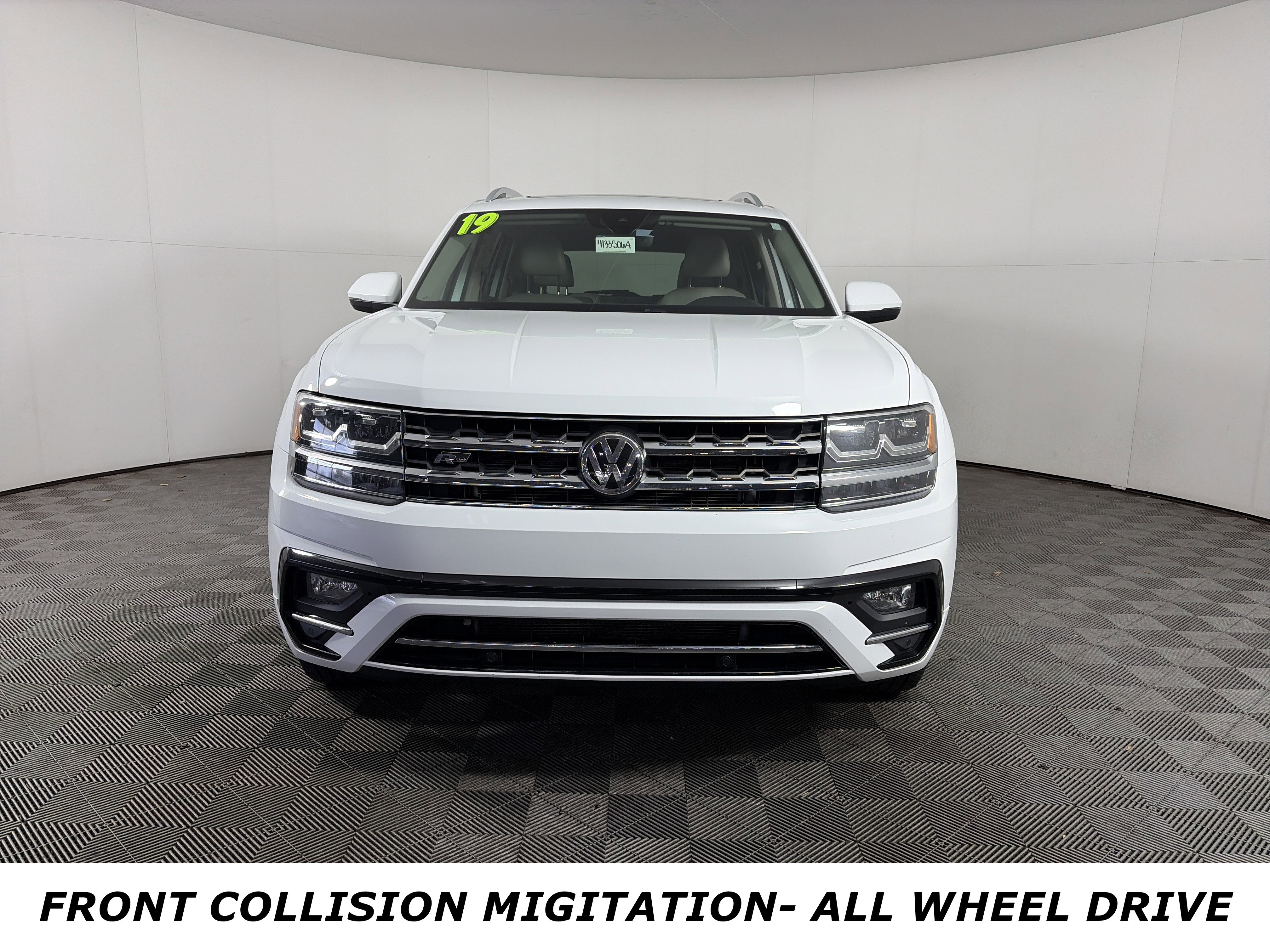 Used 2019 Volkswagen Atlas SEL R-Line image 2