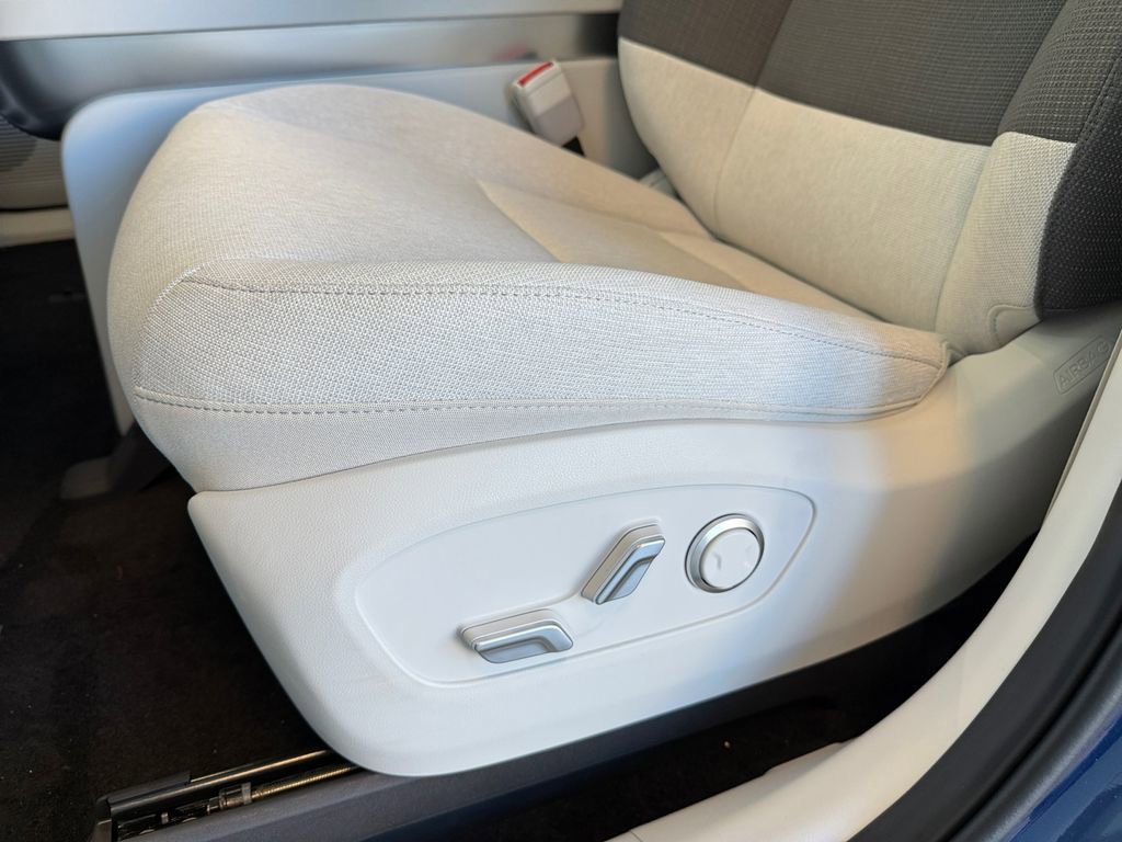 New 2026 Hyundai Ioniq 9 SE image 16