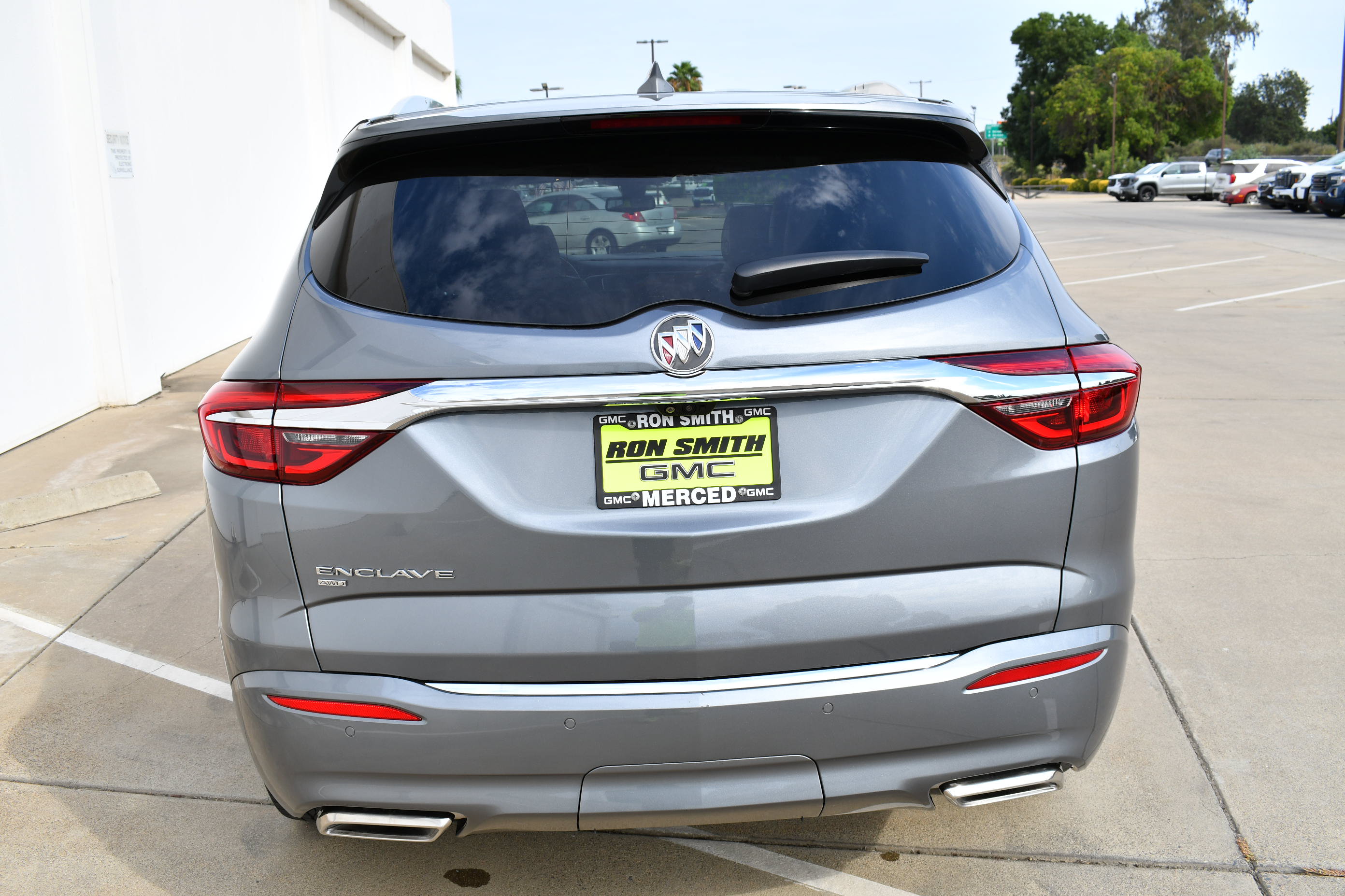 Used 2021 Buick Enclave Avenir w/ Avenir Technology Package AWD/4WD image 18