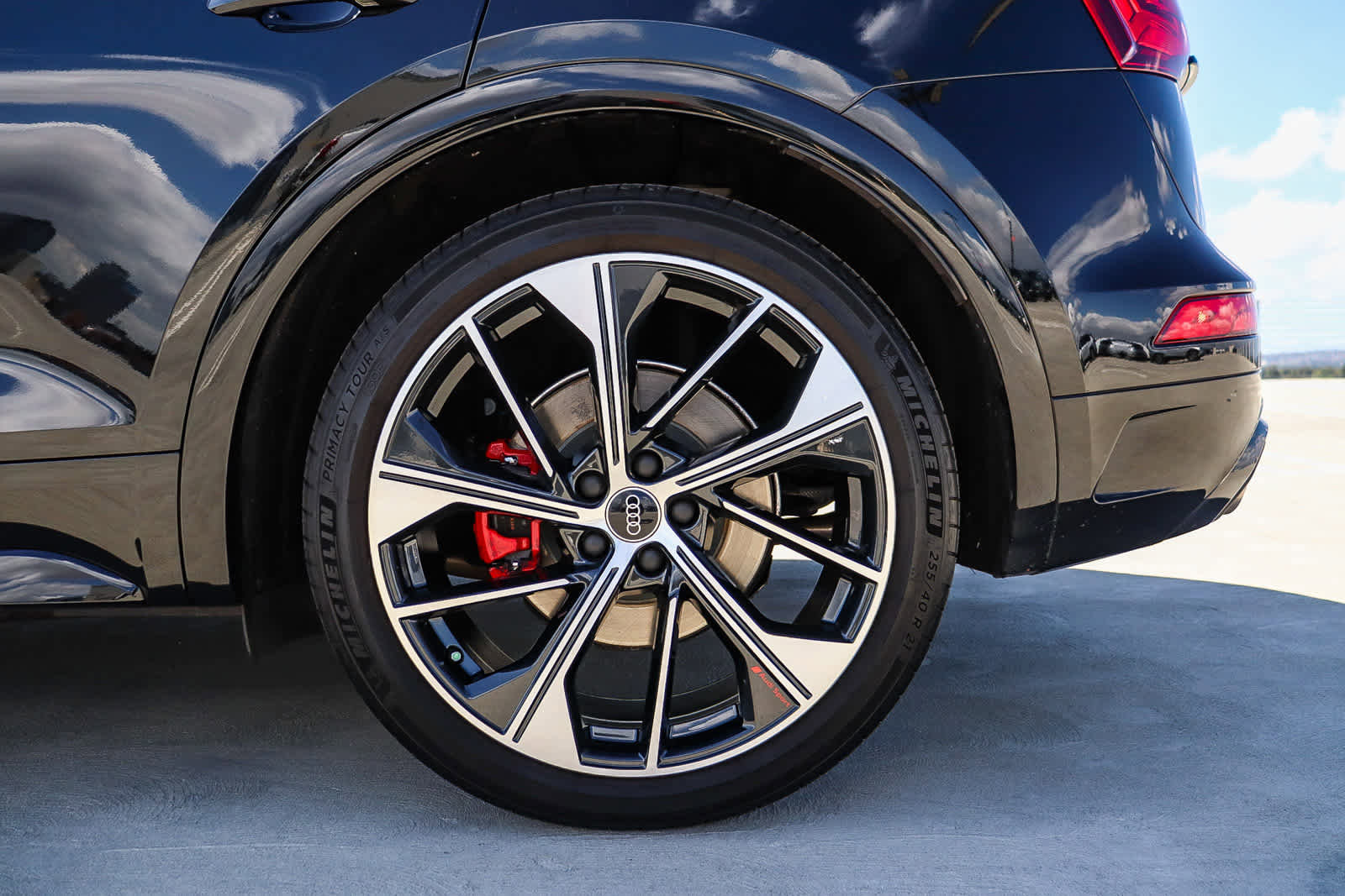 Used 2024 Audi SQ5 Premium Plus w/ Premium Plus Package image 13