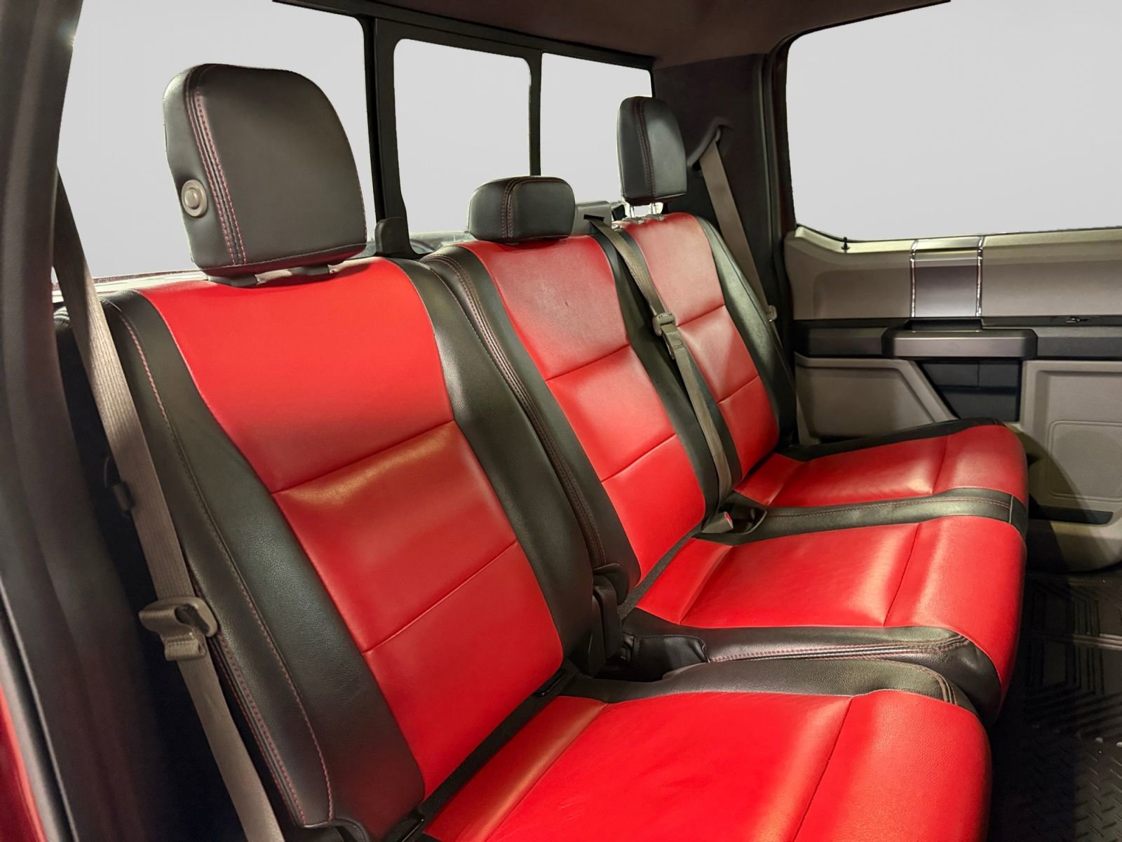 Used 2015 Ford F150 XLT w/ Equipment Group 302A Luxury RWD image 24