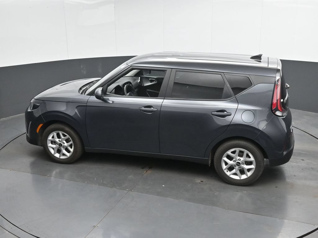 Used 2025 Kia Soul LX w/ LX Technology Package FWD image 33