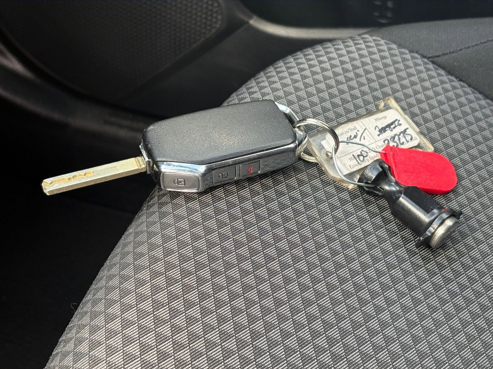 Used 2025 Kia Soul LX w/ LX Technology Package FWD image 18
