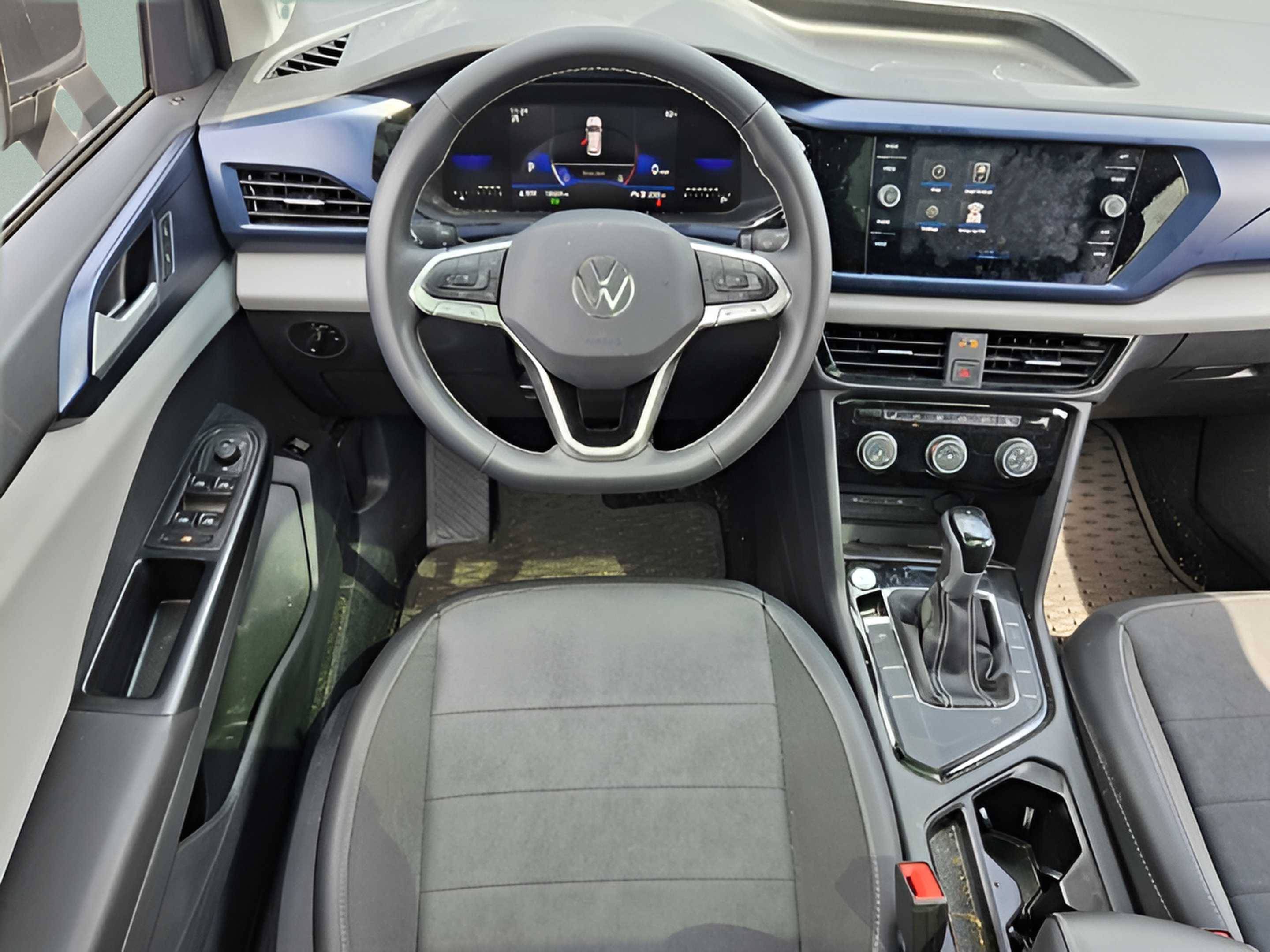 Certified 2023 Volkswagen Taos SE w/ Panoramic Sunroof Package FWD image 11