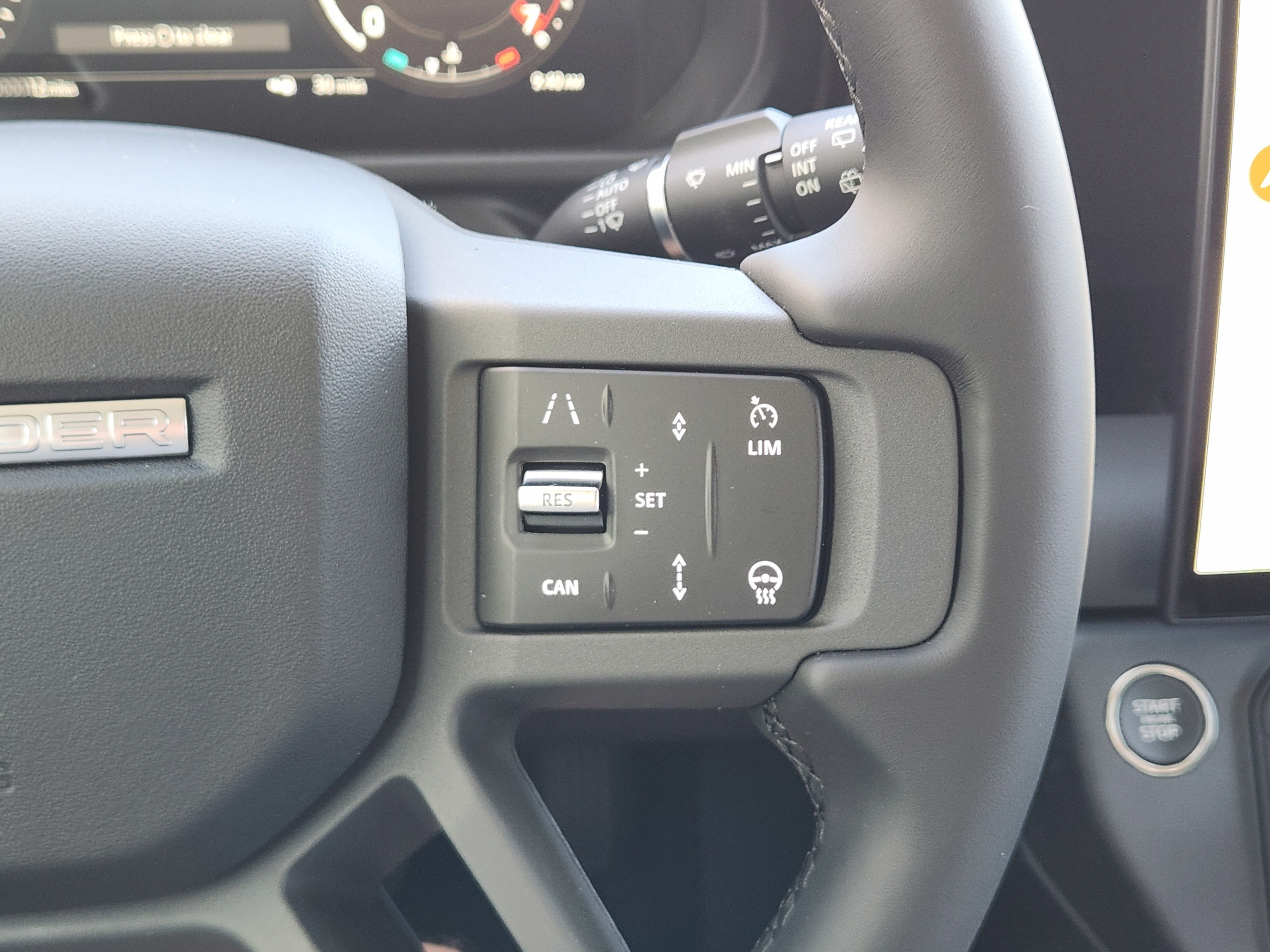 New 2026 Land Rover Defender 110 X-Dynamic SE AWD/4WD image 25