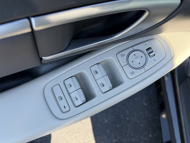Used 2024 Hyundai Sonata SEL FWD image 12