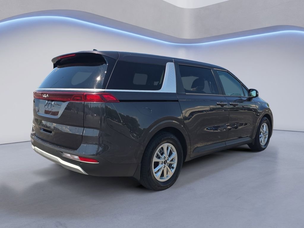 Used 2023 Kia Carnival LX FWD image 6