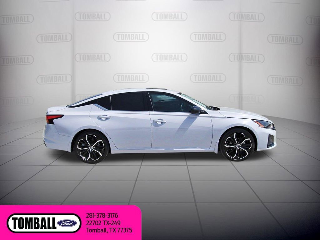 Used 2024 Nissan Altima 2.5 SR w/ SR Premium Package image 8