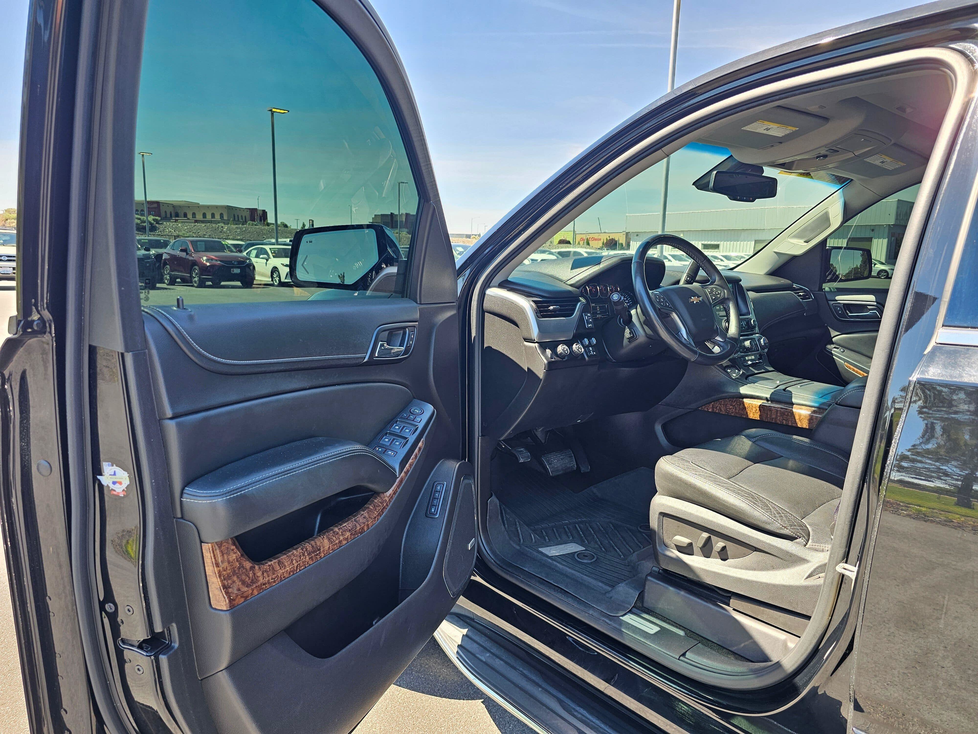 Used 2016 Chevrolet Tahoe LTZ AWD/4WD image 18