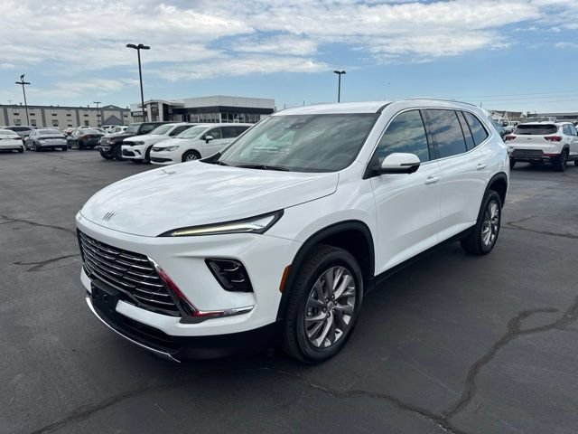 Used 2025 Buick Enclave Preferred AWD/4WD image 9