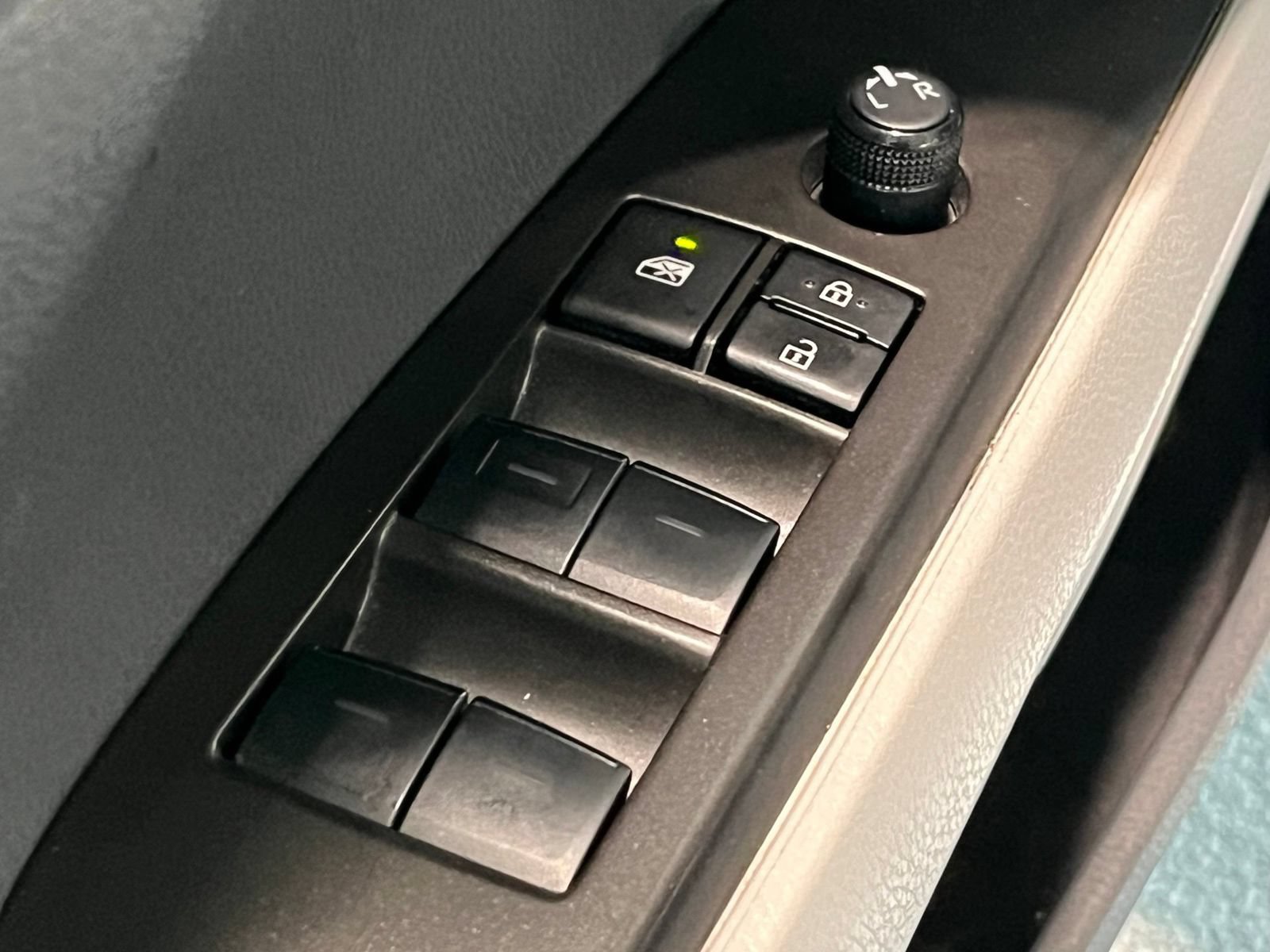 Used 2023 Toyota Camry LE w/ Convenience Package FWD image 31