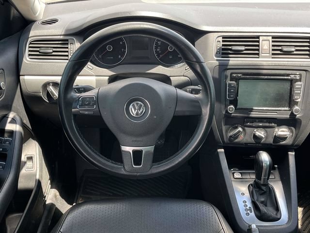 Used 2014 Volkswagen Jetta SE FWD image 18