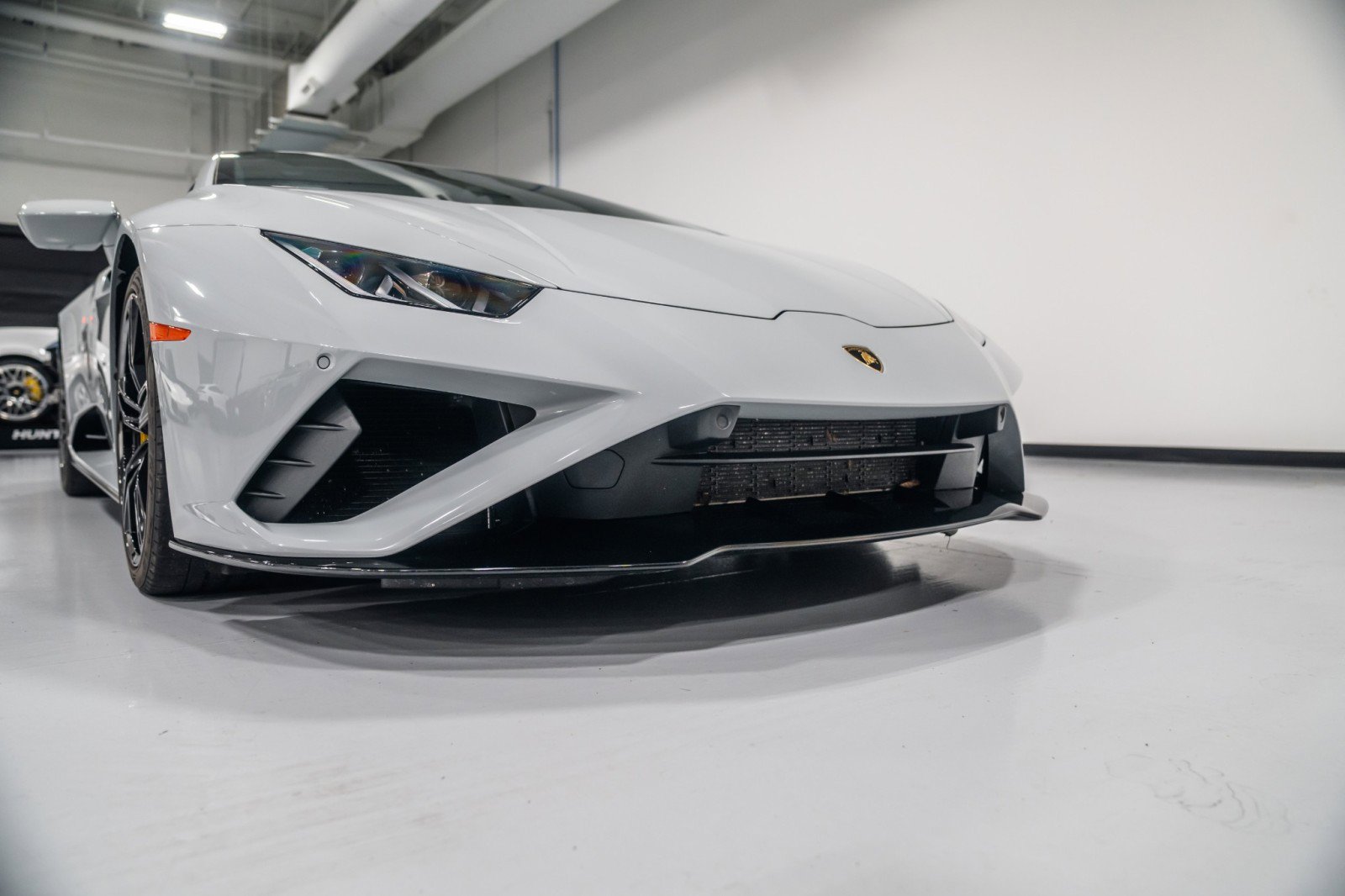 Used 2020 Lamborghini Huracan EVO image 19