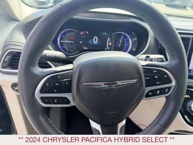 Used 2024 Chrysler Pacifica Limited FWD image 15