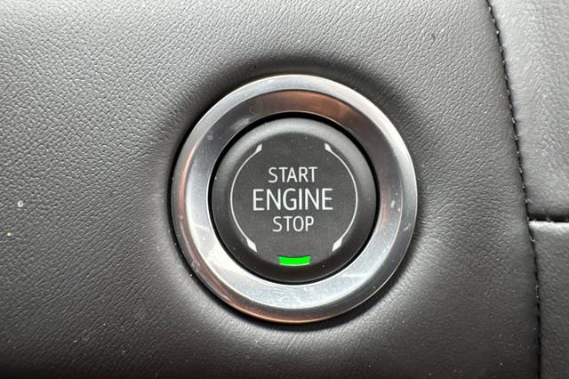 Used 2024 GMC Yukon Denali Ultimate AWD/4WD image 36