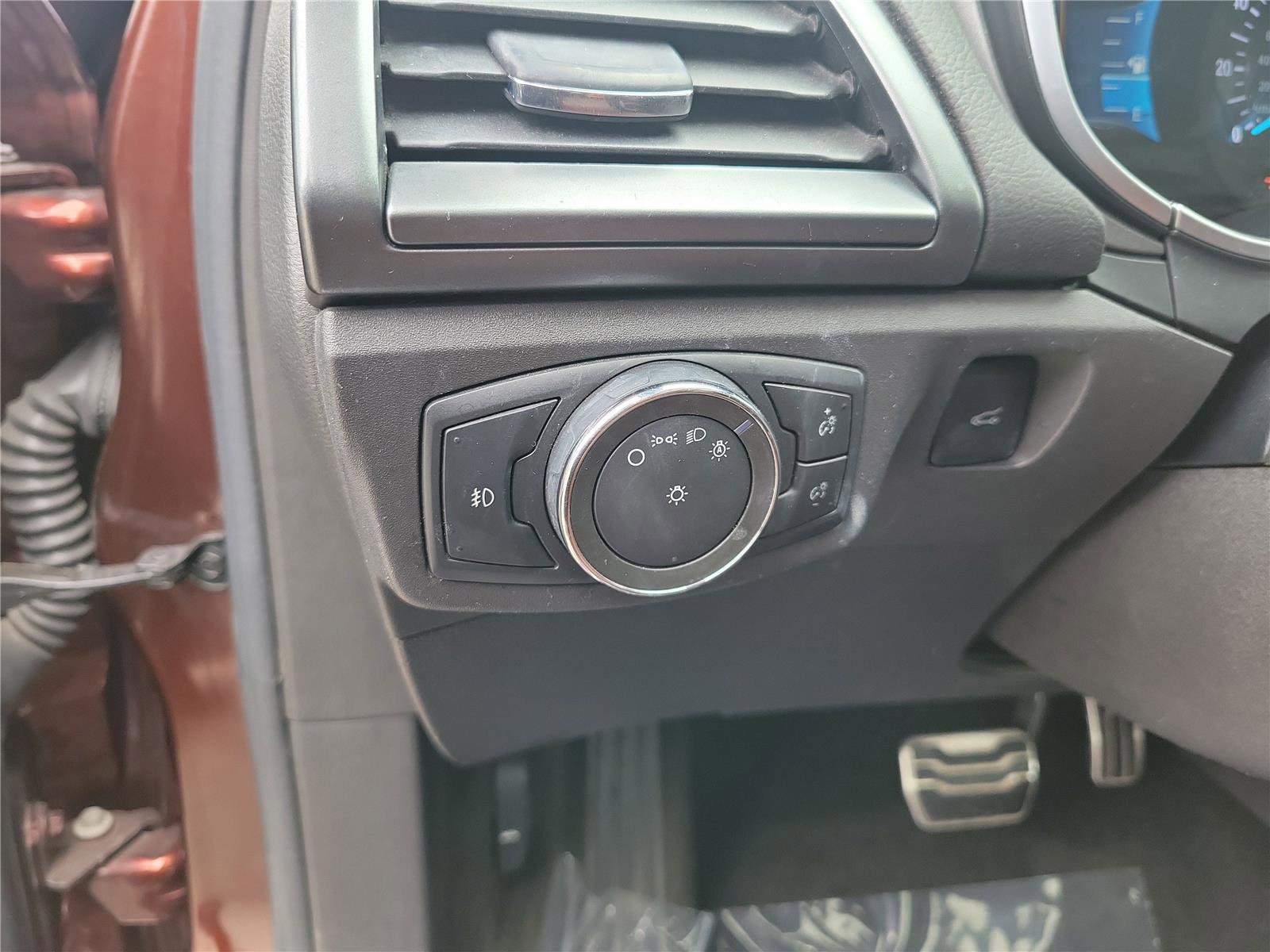 Used 2016 Ford Fusion Titanium image 22