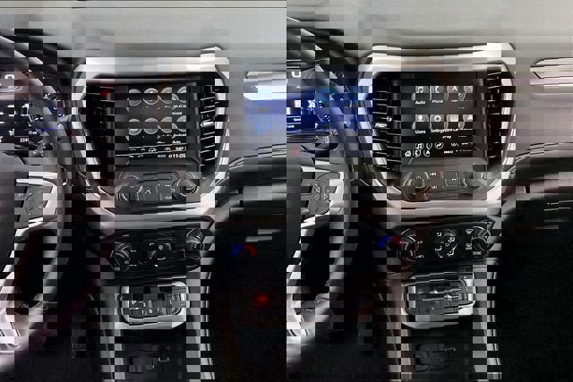 Certified 2023 GMC Acadia SLT w/ Technology Package image 6