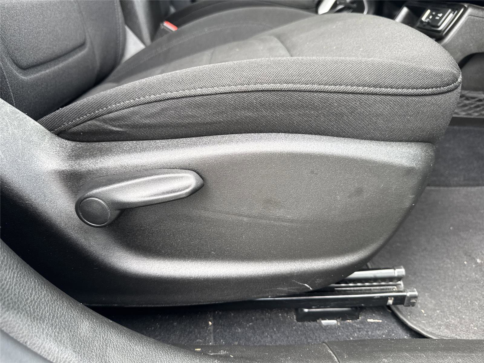 Used 2021 Jeep Renegade Latitude w/ Luxury Group I image 38