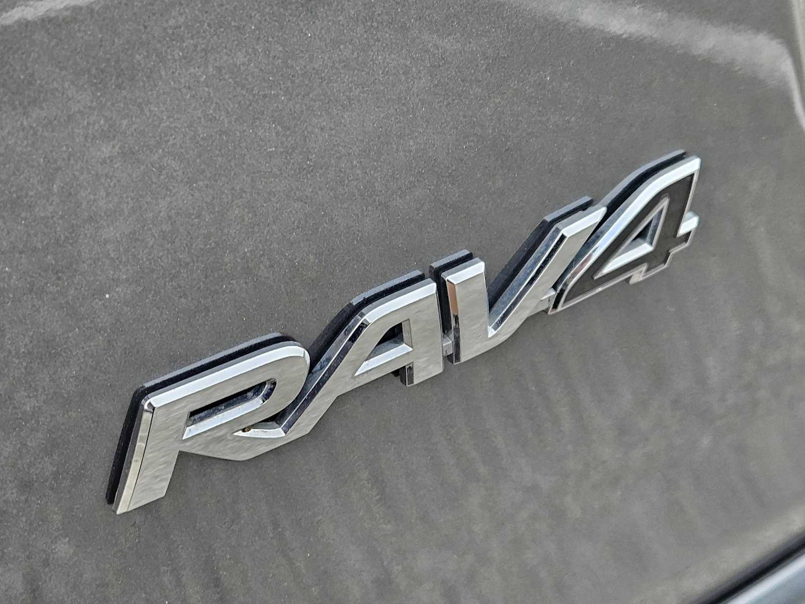 Used 2017 Toyota RAV4 XLE image 11