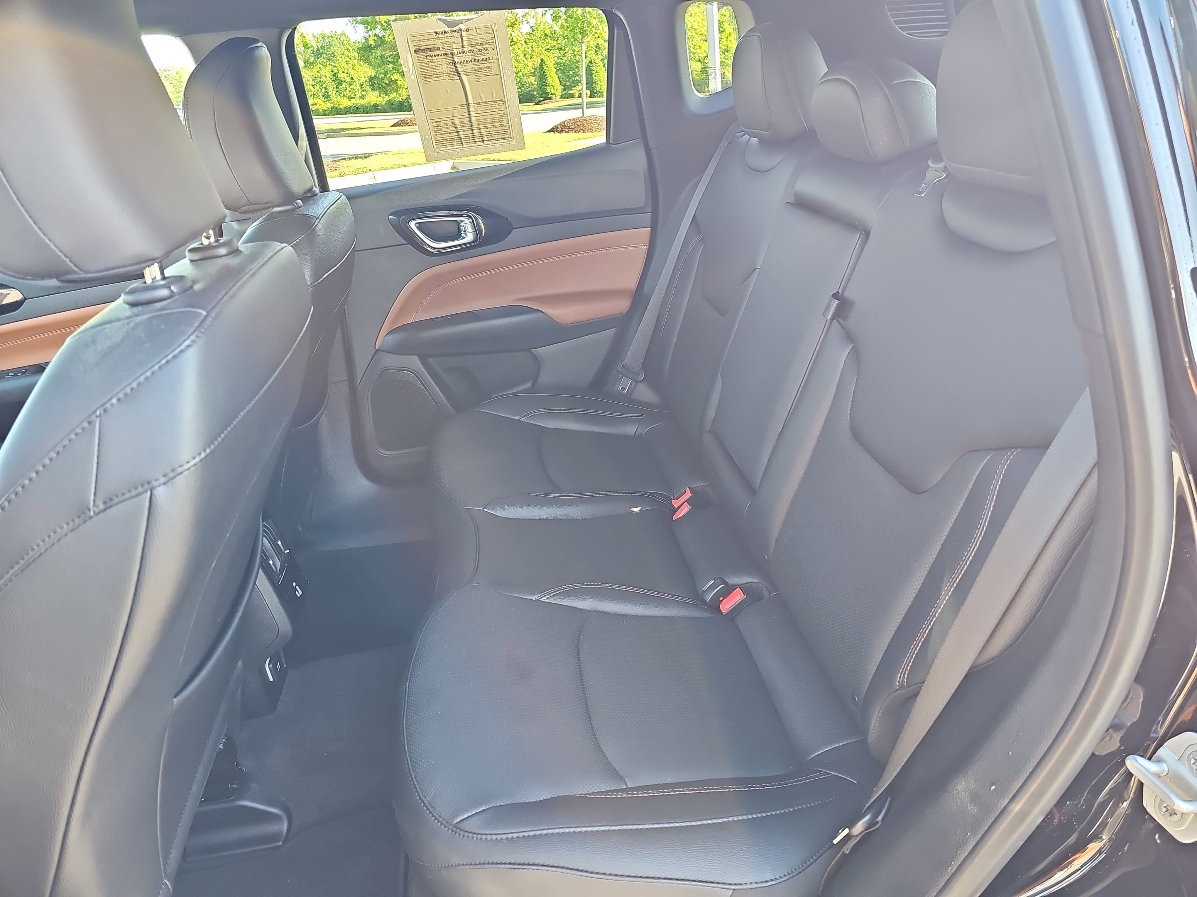 Used 2024 Jeep Compass Limited w/ Elite Group AWD/4WD image 15