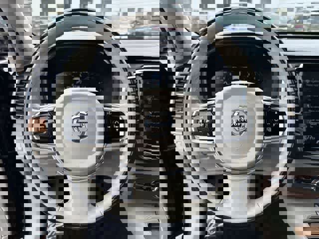 Used 2018 Volvo XC90 T6 Inscription w/ Convenience Package image 8