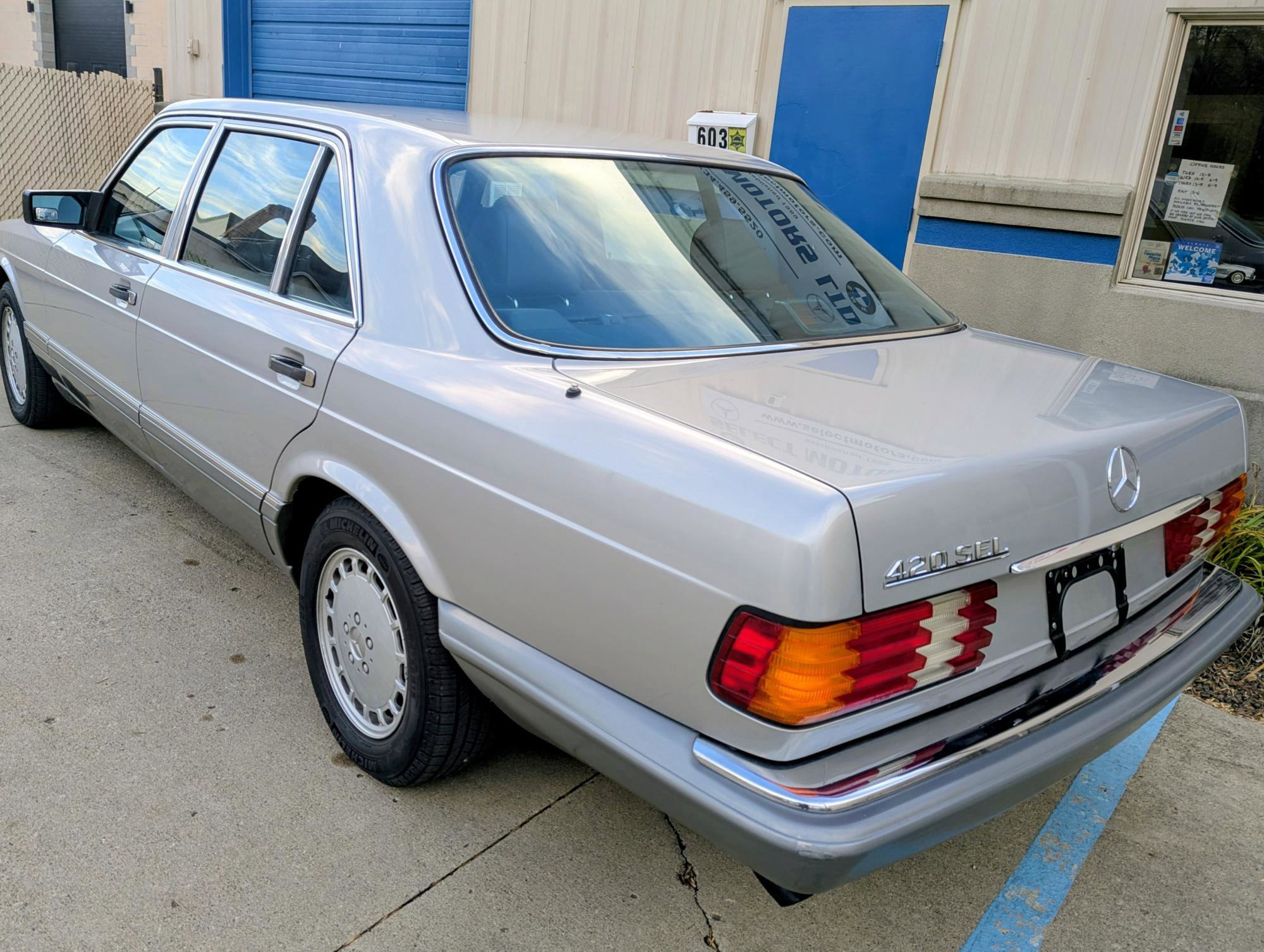 Used 1986 Mercedes-Benz 420 SEL image 4
