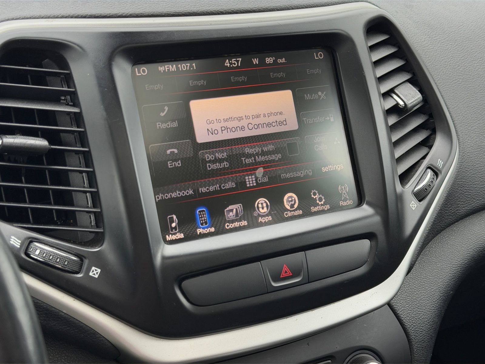 Used 2016 Jeep Cherokee Trailhawk w/ Comfort/Convenience Group AWD/4WD image 29
