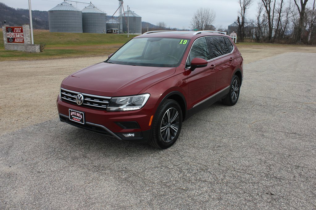 Used 2019 Volkswagen Tiguan SEL image 1