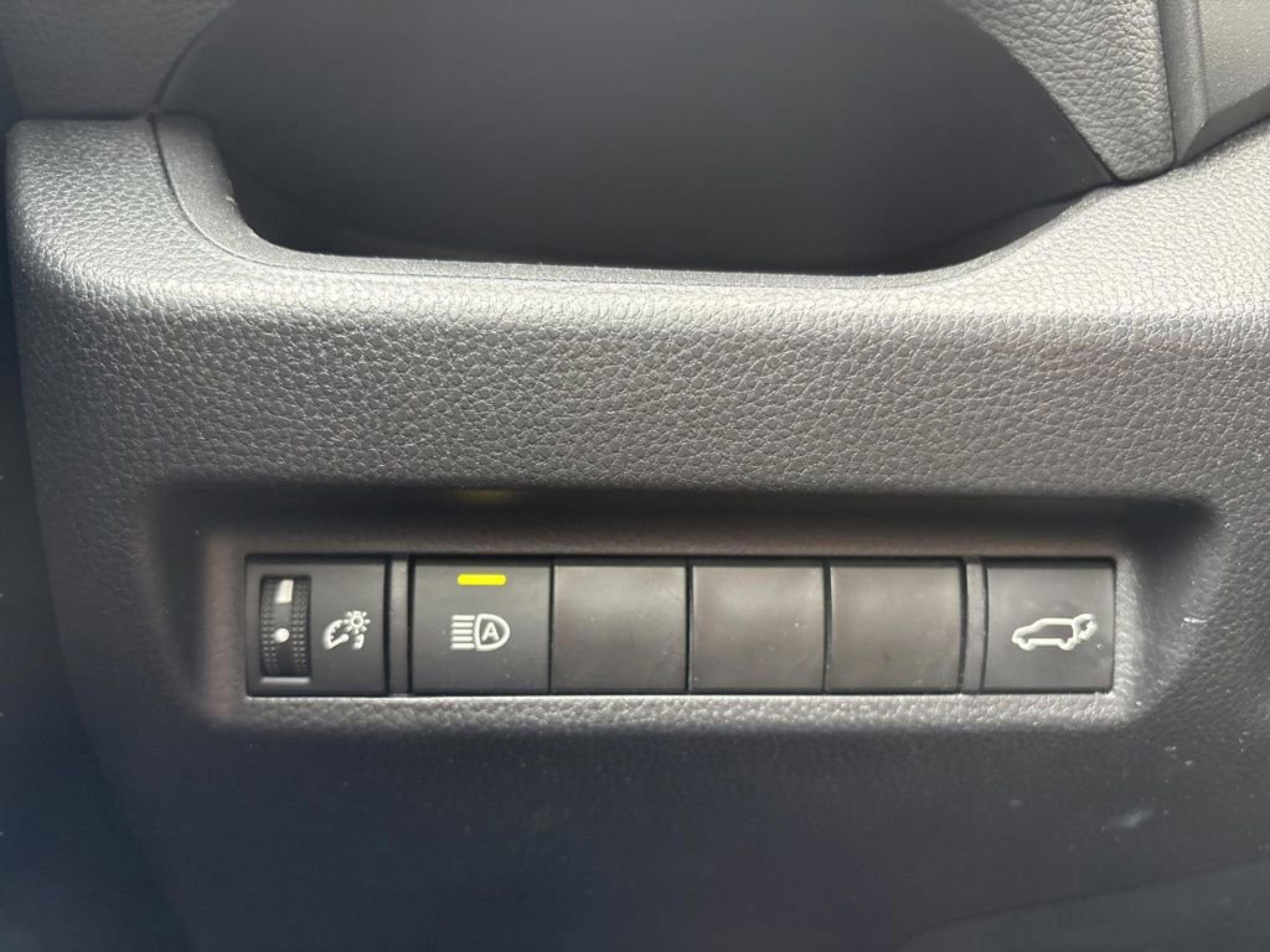 Certified 2022 Toyota RAV4 XLE FWD image 21