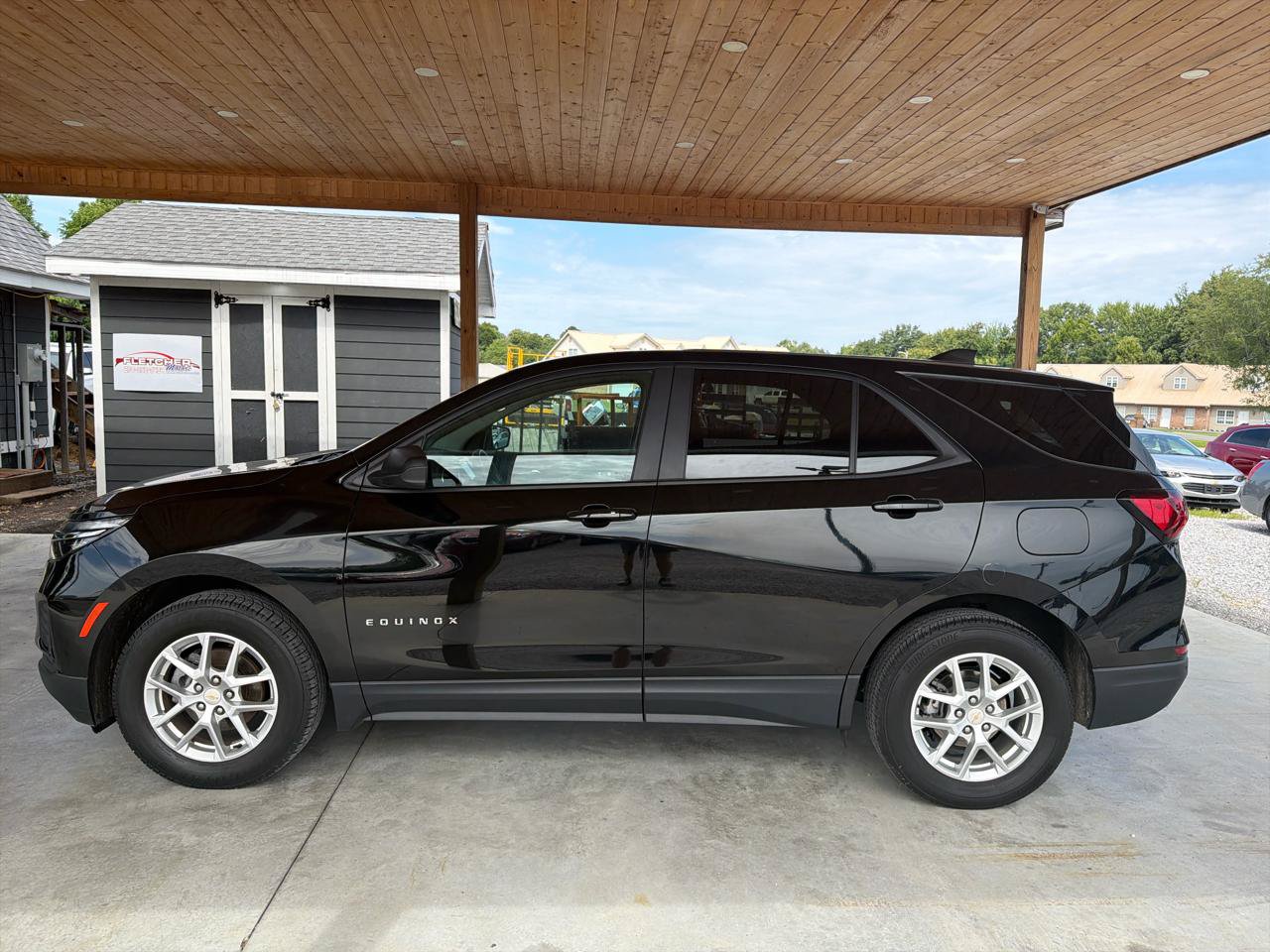 Used 2024 Chevrolet Equinox LS w/ LS Convenience Package AWD/4WD image 2