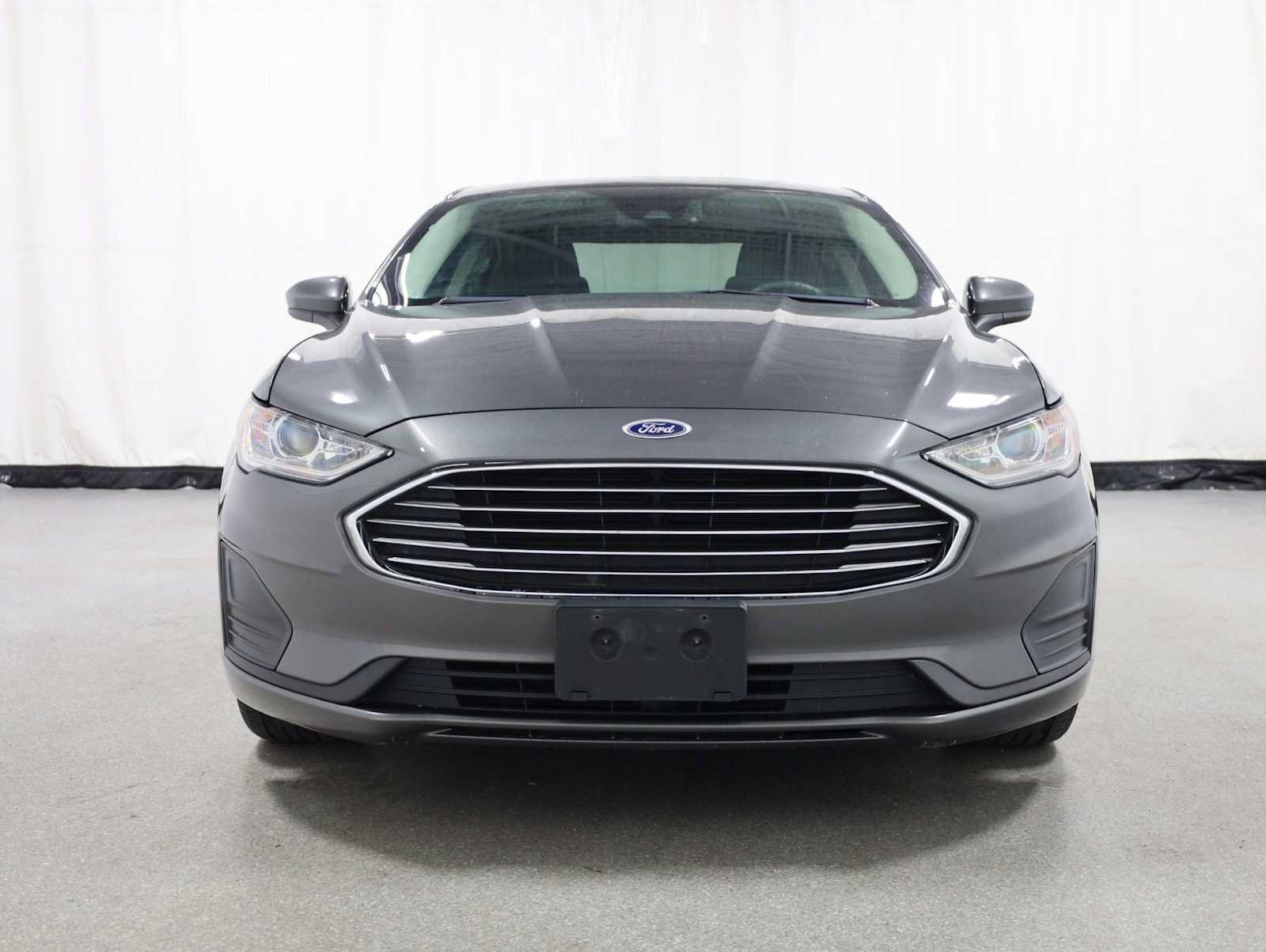 Used 2019 Ford Fusion SE FWD image 14