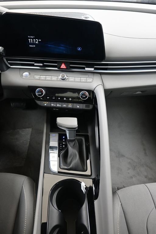 Certified 2025 Hyundai Elantra SEL image 27